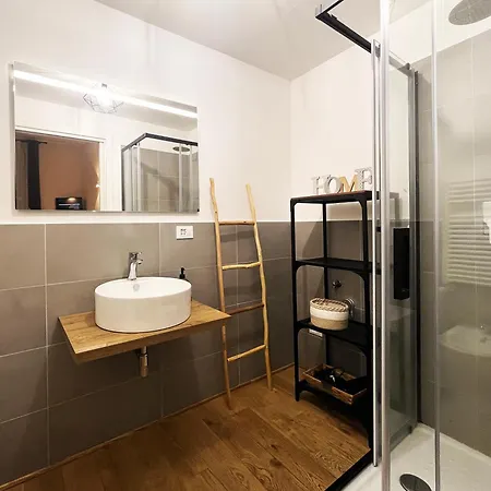 Giano Host - Pellicceria *