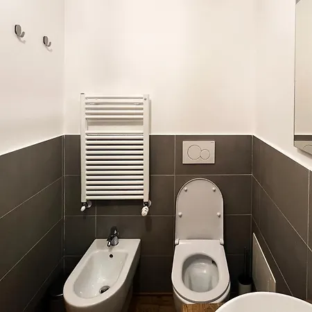 Giano Host - Pellicceria Appartement