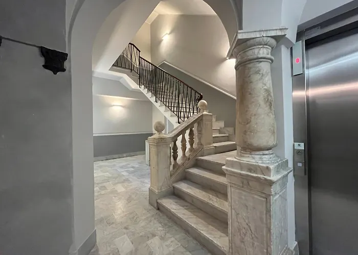 Giano Host - Pellicceria * 제노바